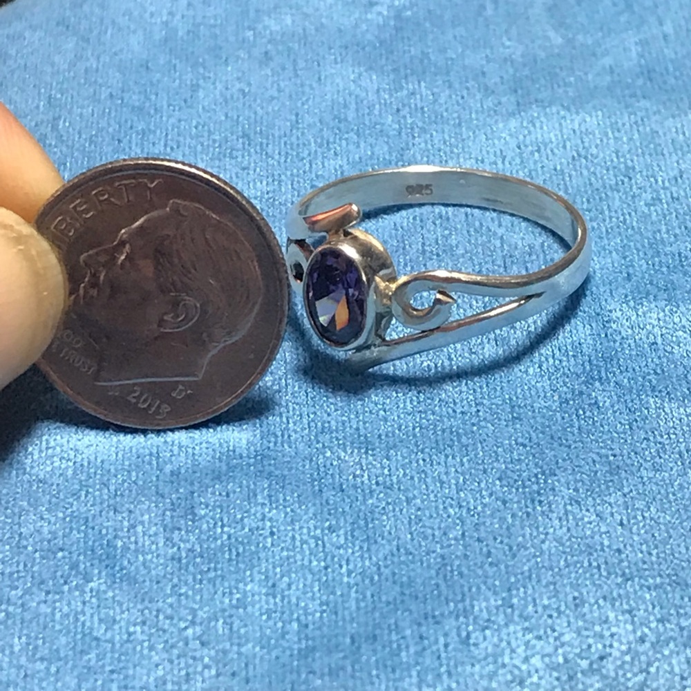Amethyst silver scroll ring - Picture 3 of 6